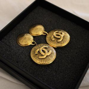 Chanel earring